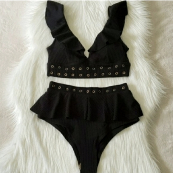 Black Ruffle Top and Skirted Bottom Bikini Set Swimsuit Size L - Picture 2 of 8